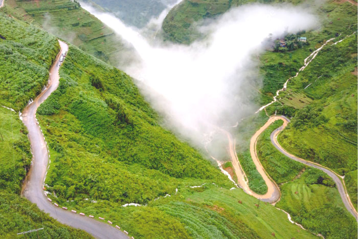 conquer-ma-pi-leng-pass-ha-giang-vietnam-journey-to-the-king-of-mountain-passes